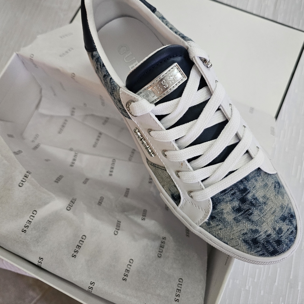 ***NWT*** GUESS Women's Loven Casual Lace-Up Sneakers 9M - Picture 4 of 4